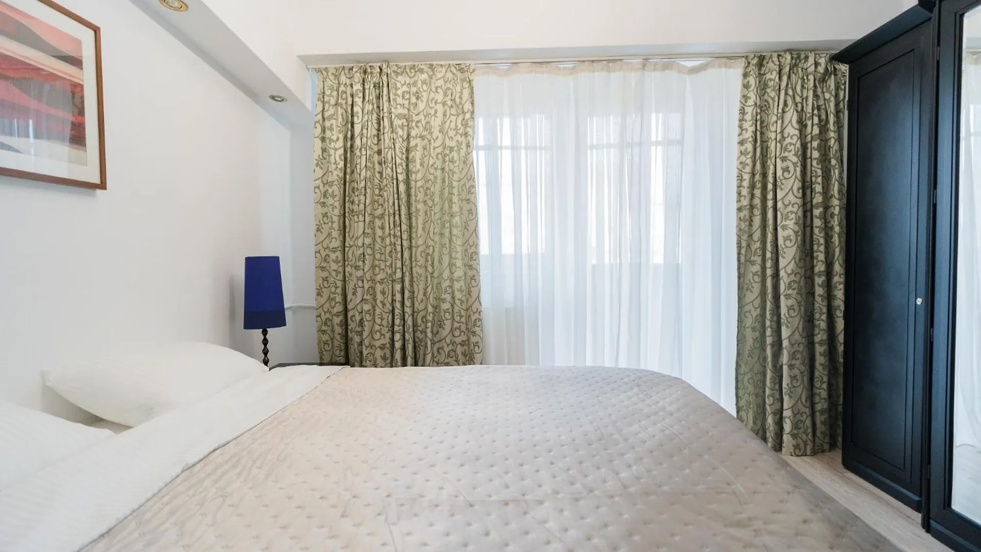 Apartment Spacious Stay Near City Center Bucharest Romania