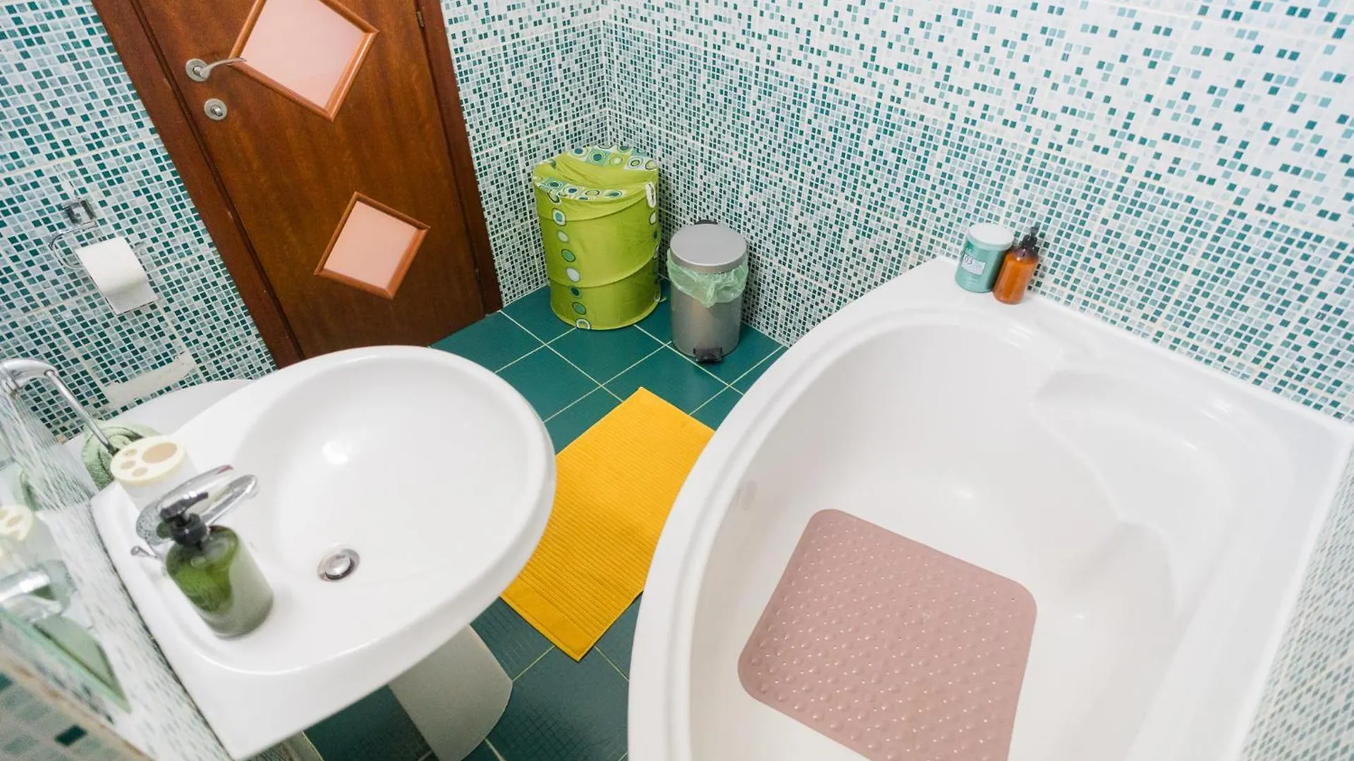 Apartment Spacious Stay Near City Center Bucharest