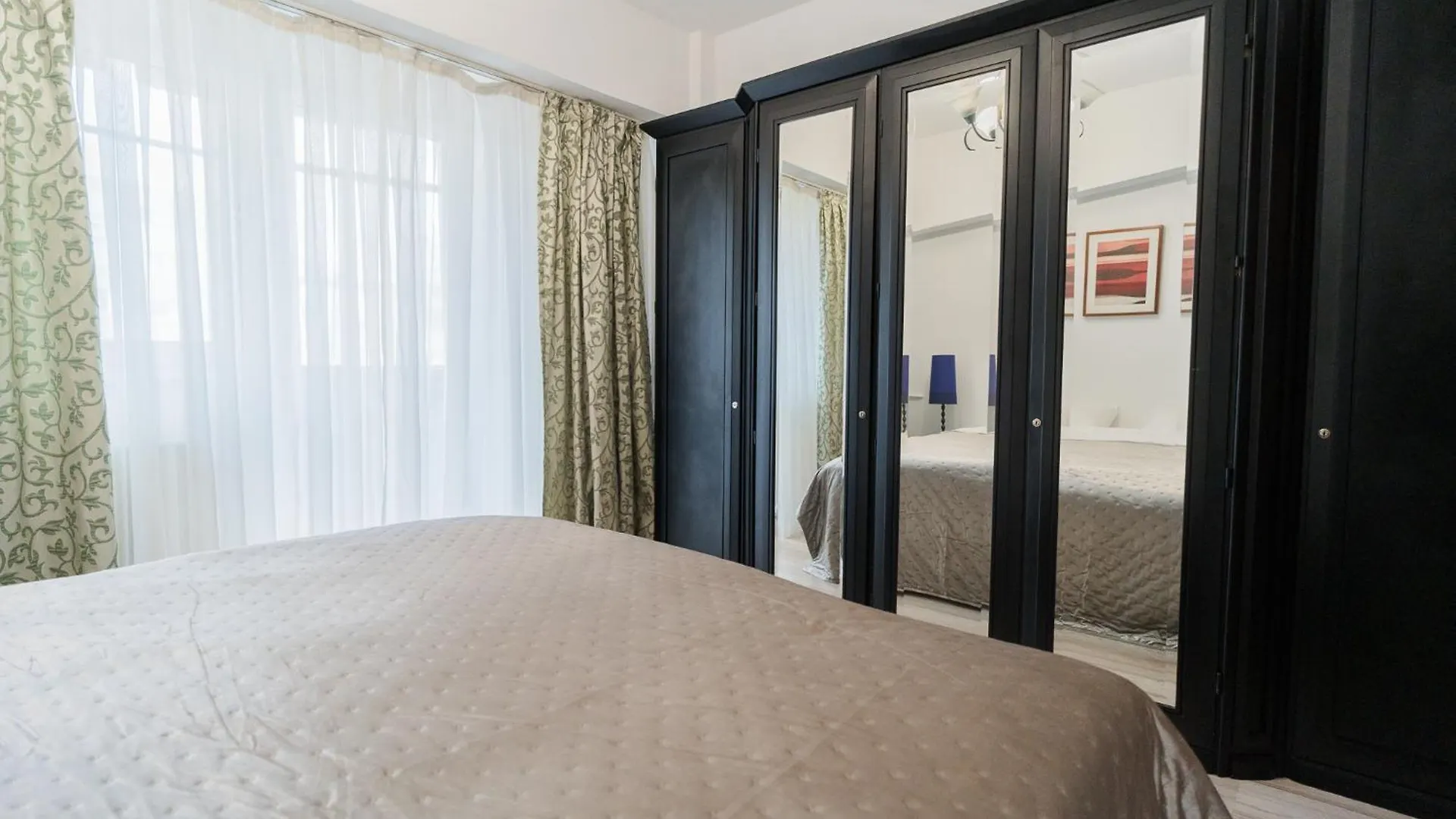 Spacious Stay Near City Center Bucharest Romania