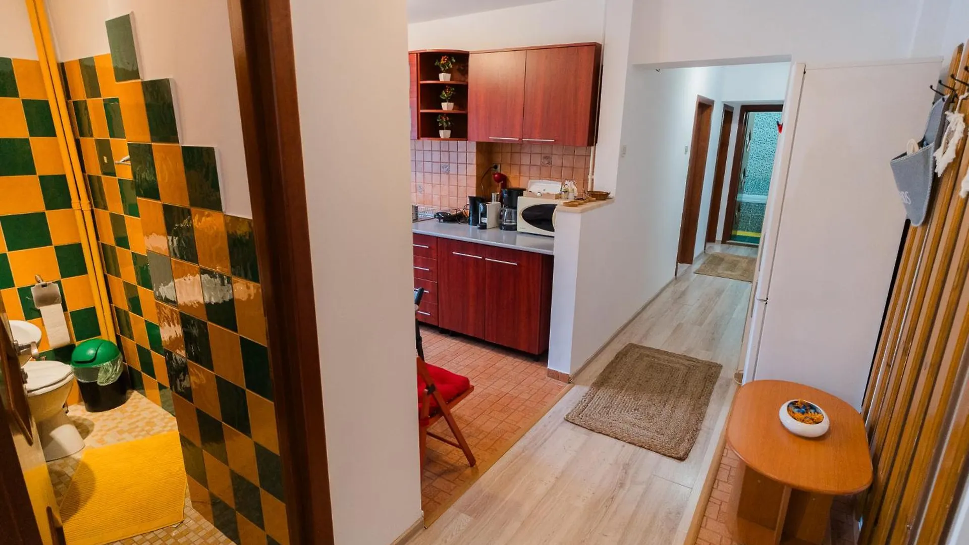 Spacious Stay Near City Center Bucharest Apartment
