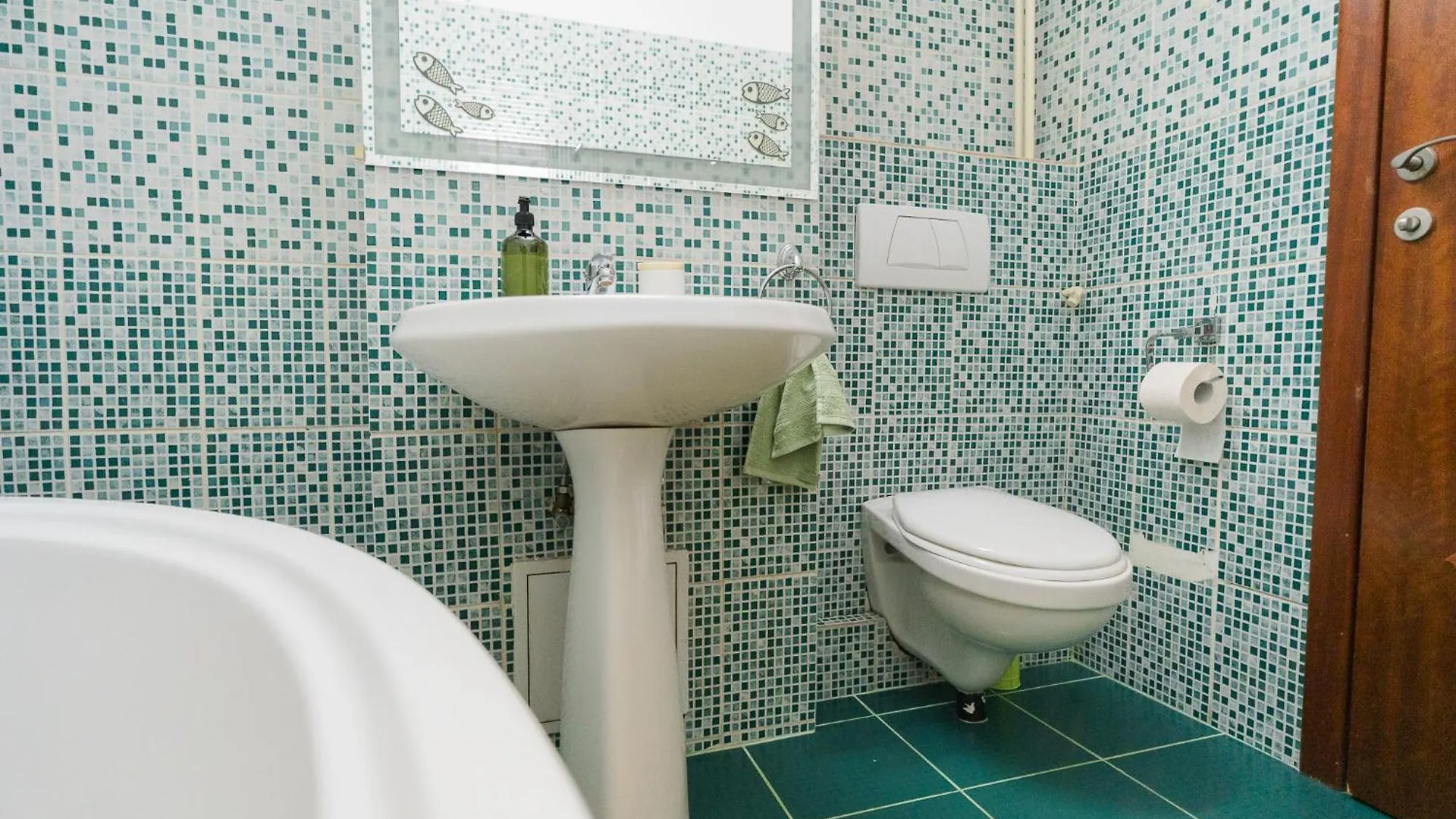 Spacious Stay Near City Center Bucharest Apartment